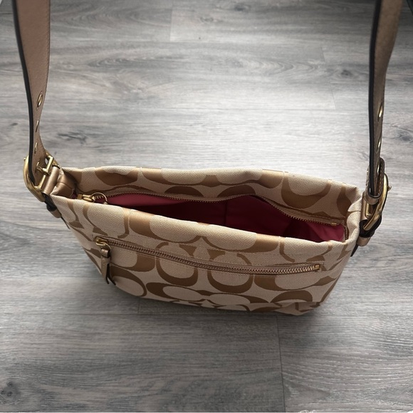 Coach Crossbody Bag - Picture 3 of 7